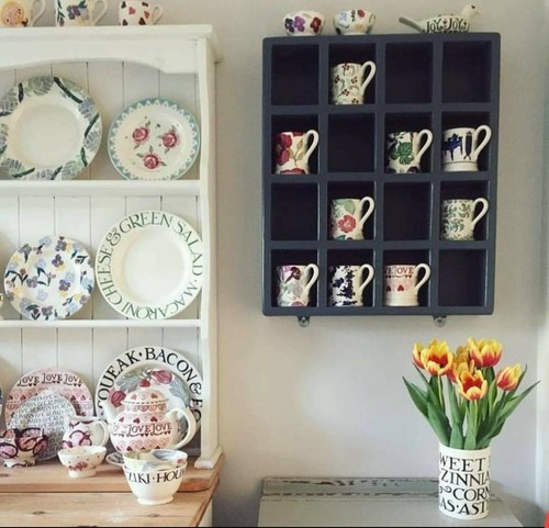 Pigeon hole mug - hole,